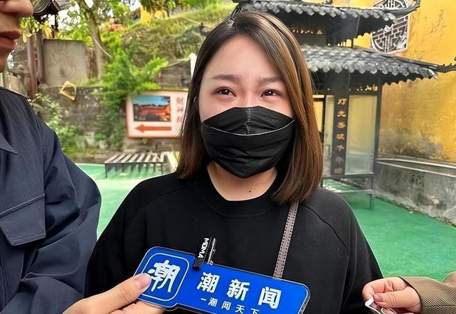 妈近况曝光！摆摊卖甜品想踏出重生第一步麻将胡了电子游戏“重庆姐弟坠亡案”妈(图10)